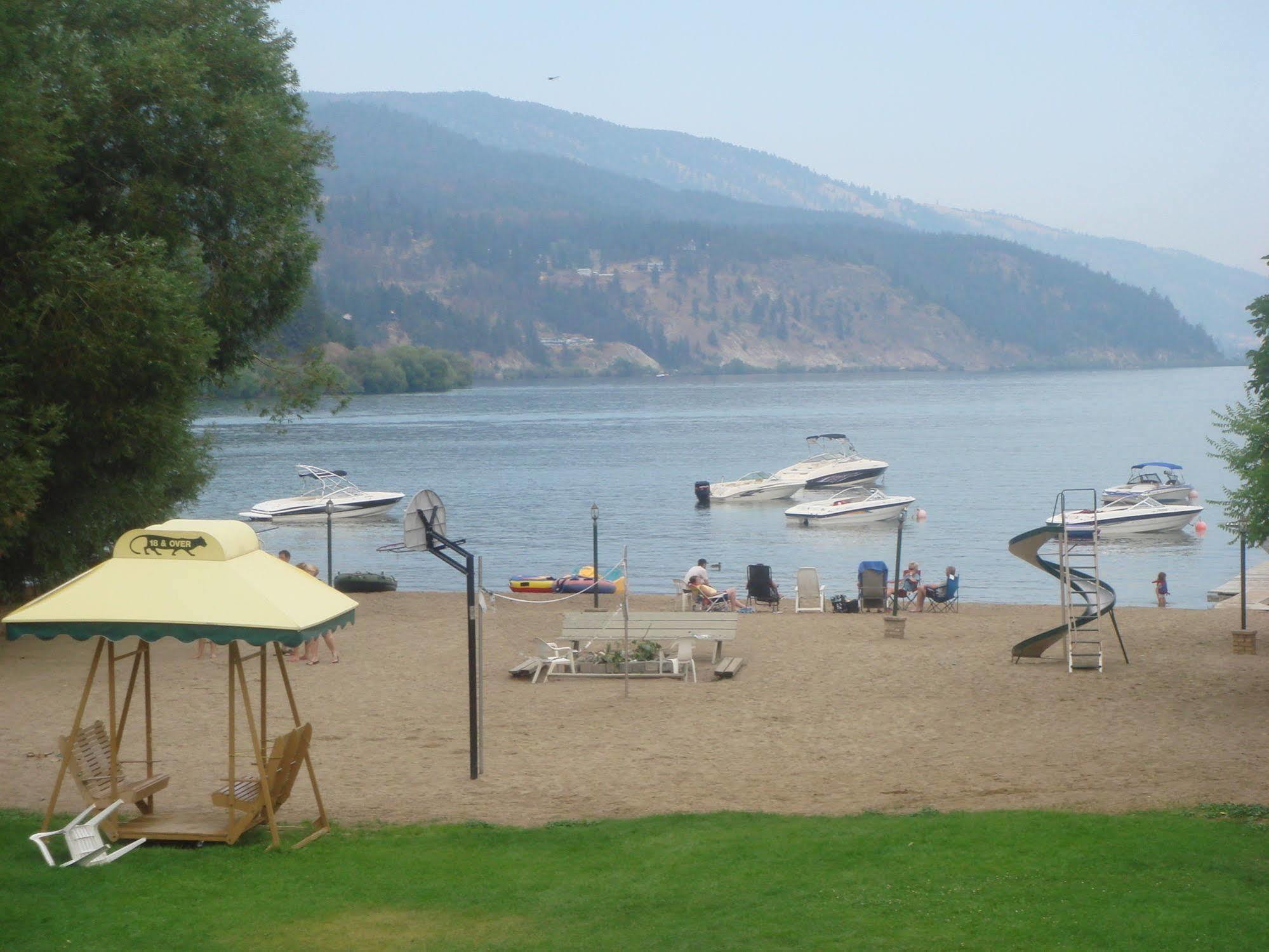 Kokanee Beach Resort Lake Country 외부 사진